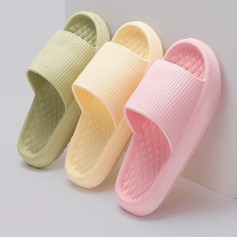 Thick Bottom Cloud Slippers Women Soft Sole Eva Indoor Slides Couple Bathroom Shoes Summer Non-Slip Platform Sandals Flip Flops